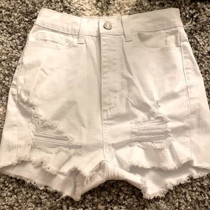 Fashion Nova White jean shorts!